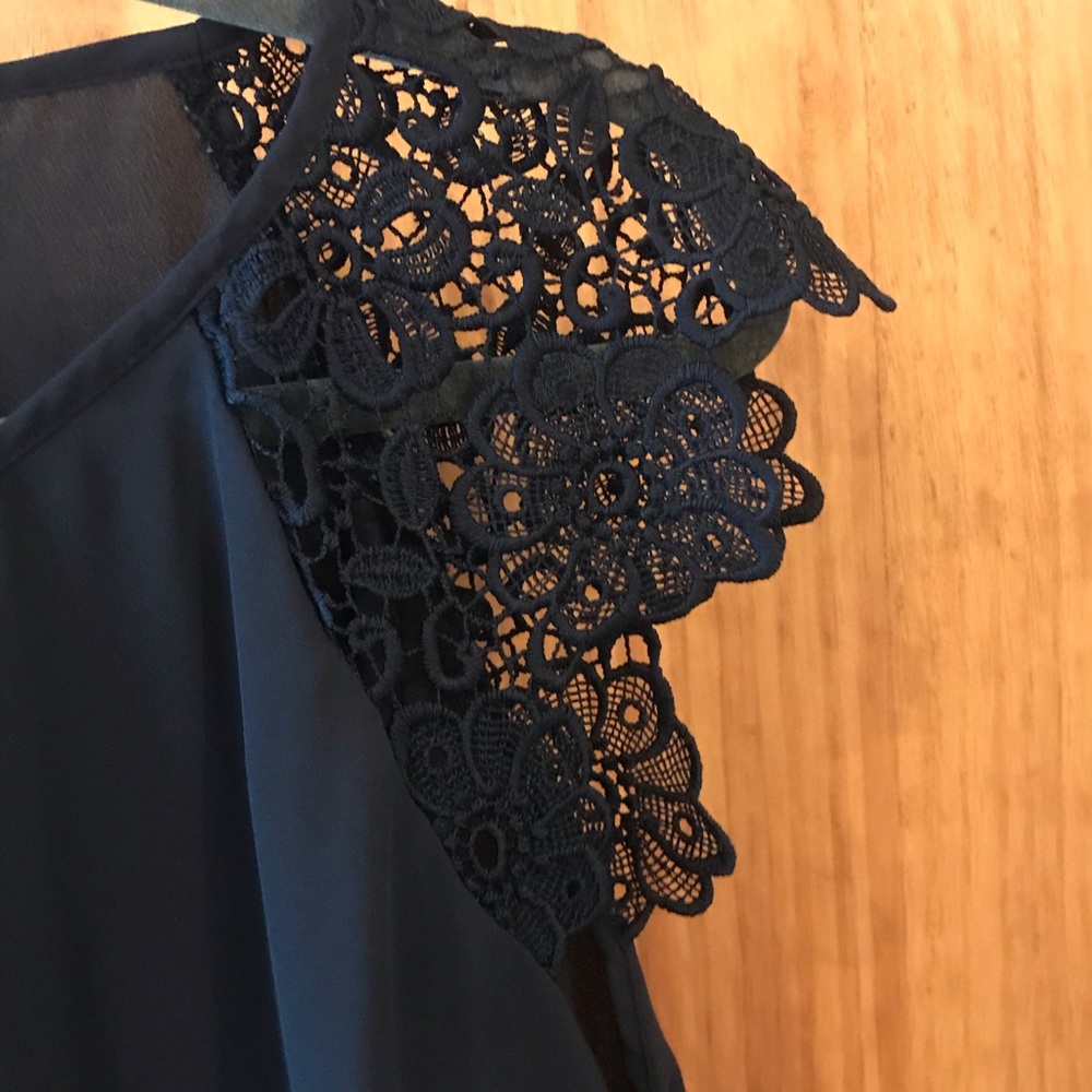 Blouse - Picture 2 of 2